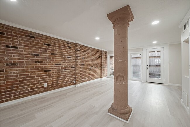 Building Photo - 12 Hyde Park Blvd