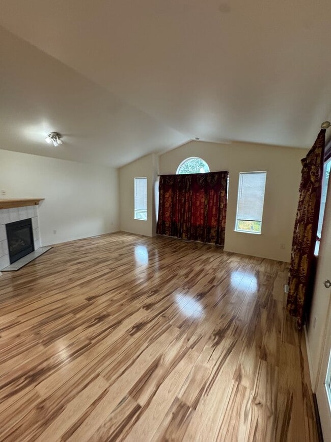 Building Photo - 3 bedroom in Driftwood Bay