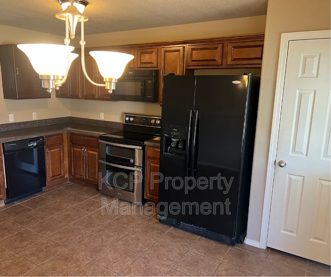 Building Photo - 221 Regency Dr