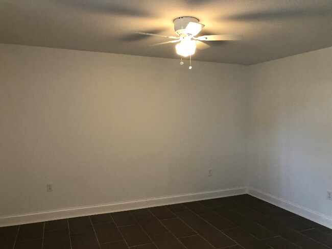 Foto del edificio - 209 Green Acres Rd