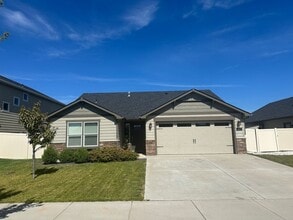 Building Photo - 617 W Brundage Way