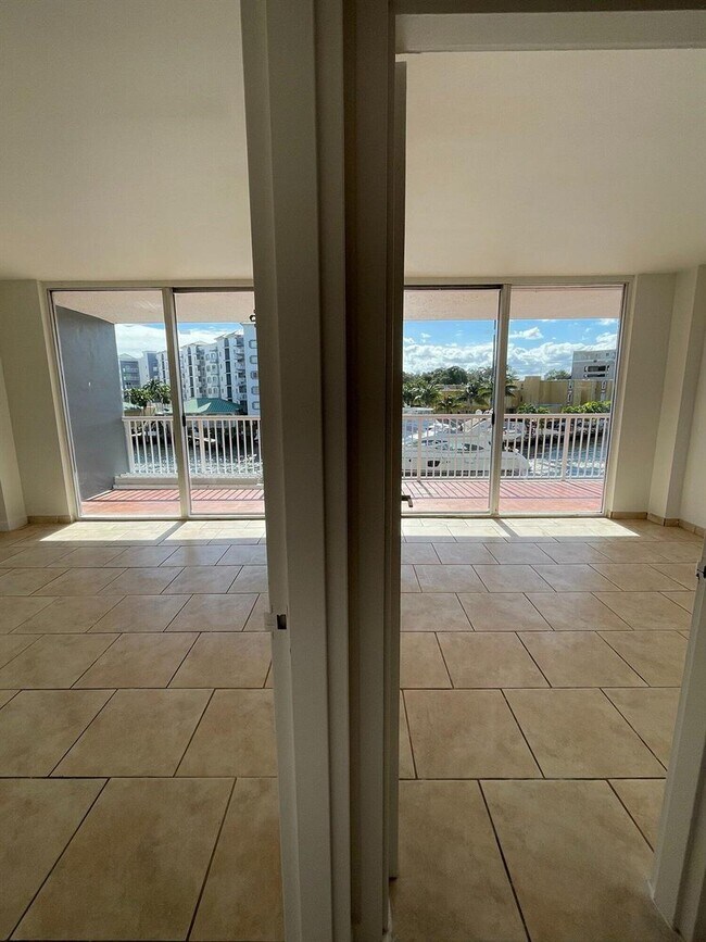 Foto del edificio - 1800 NW 24th Ave