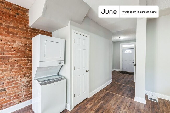 Building Photo - Room in Shared 4 bed/2 bath home