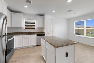 Building Photo - 8115 Vacek Meadows Loop Building Photo - 8115 Vacek Meadows Loop
