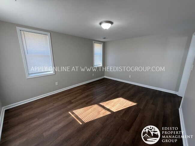 Foto del edificio - Updated 3BR Home with Large Yard