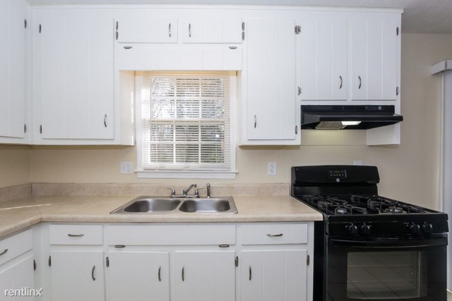 Building Photo - 3187 Lancer Dr