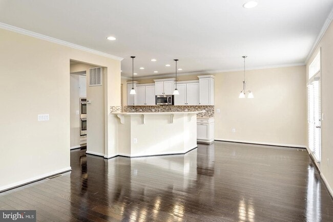 Building Photo - 10625 Legacy Ln