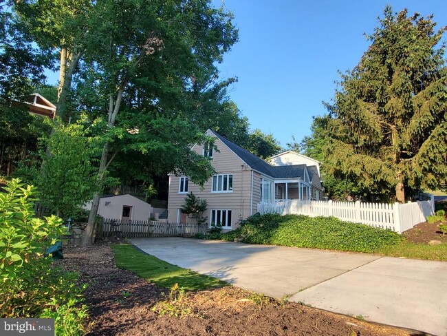 Foto del edificio - 2830 Fort Scott Dr