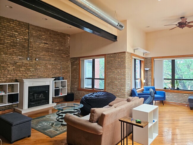 Foto del edificio - 2649 N Washtenaw Ave