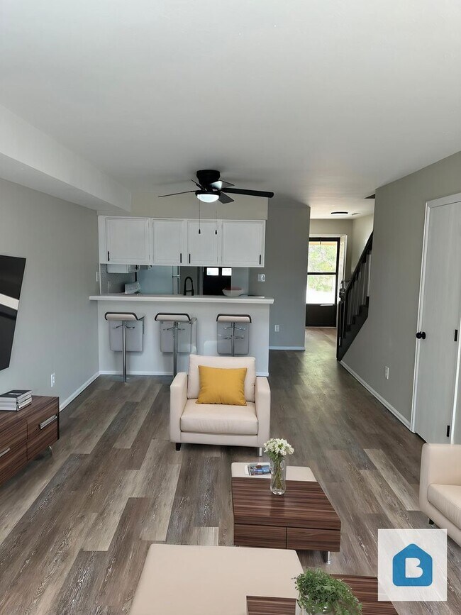 Foto del edificio - 5458 Fiesta Ln