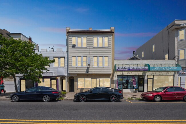 Building Photo - 4215 Ventnor Ave