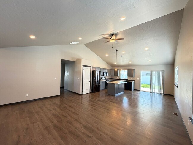 Building Photo - Rathdrum Rancher