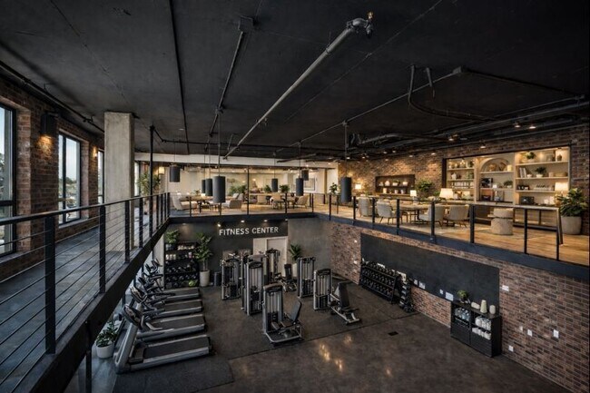 Centros de negocios y fitness - Crenshaw Lofts