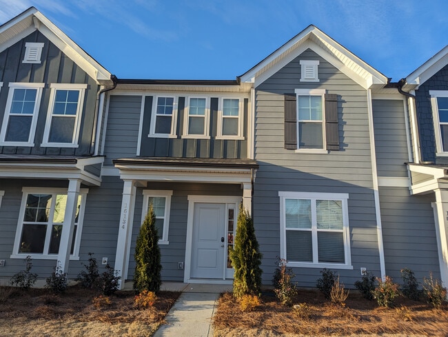 Building Photo - Room in Townhome on Leading St