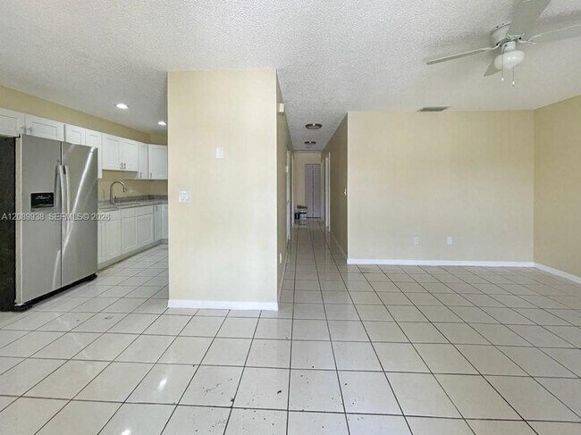 Foto del edificio - 873 SW 10th St