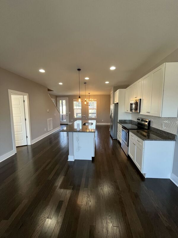 Foto del edificio - 227A Hillcrest Dr