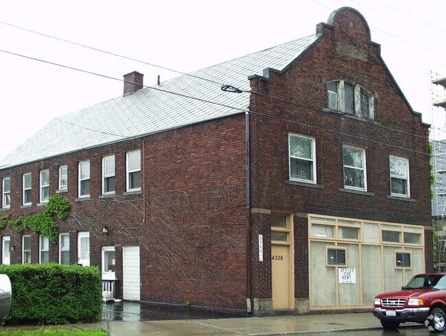 Main Building View - 4334-4340 E 71st St