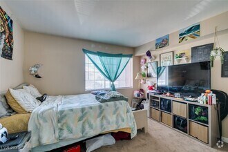 Building Photo - 2750 S Durango Dr