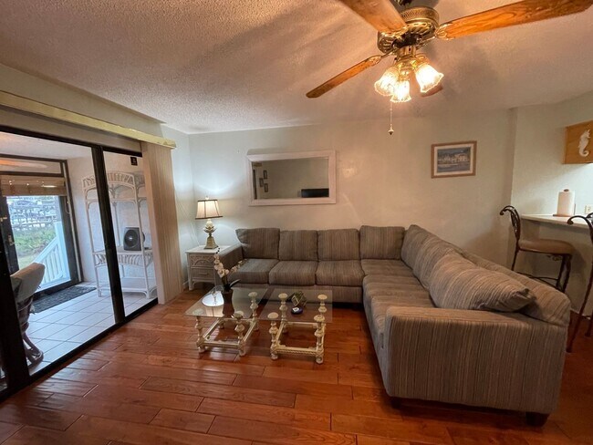 Building Photo - Point Lagoon Condos