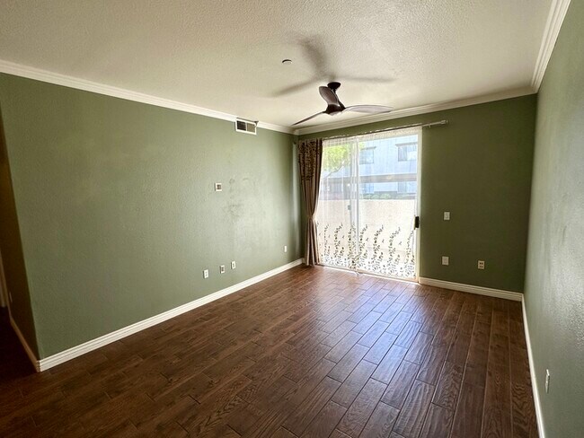 Foto del edificio - Fantastic Brick Commons condo in ideal loc...
