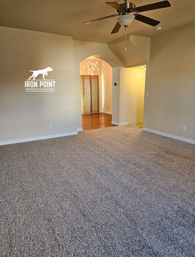 Foto del edificio - 3bed/2.5 bath Townhome in Boise w/2 Car Ga...