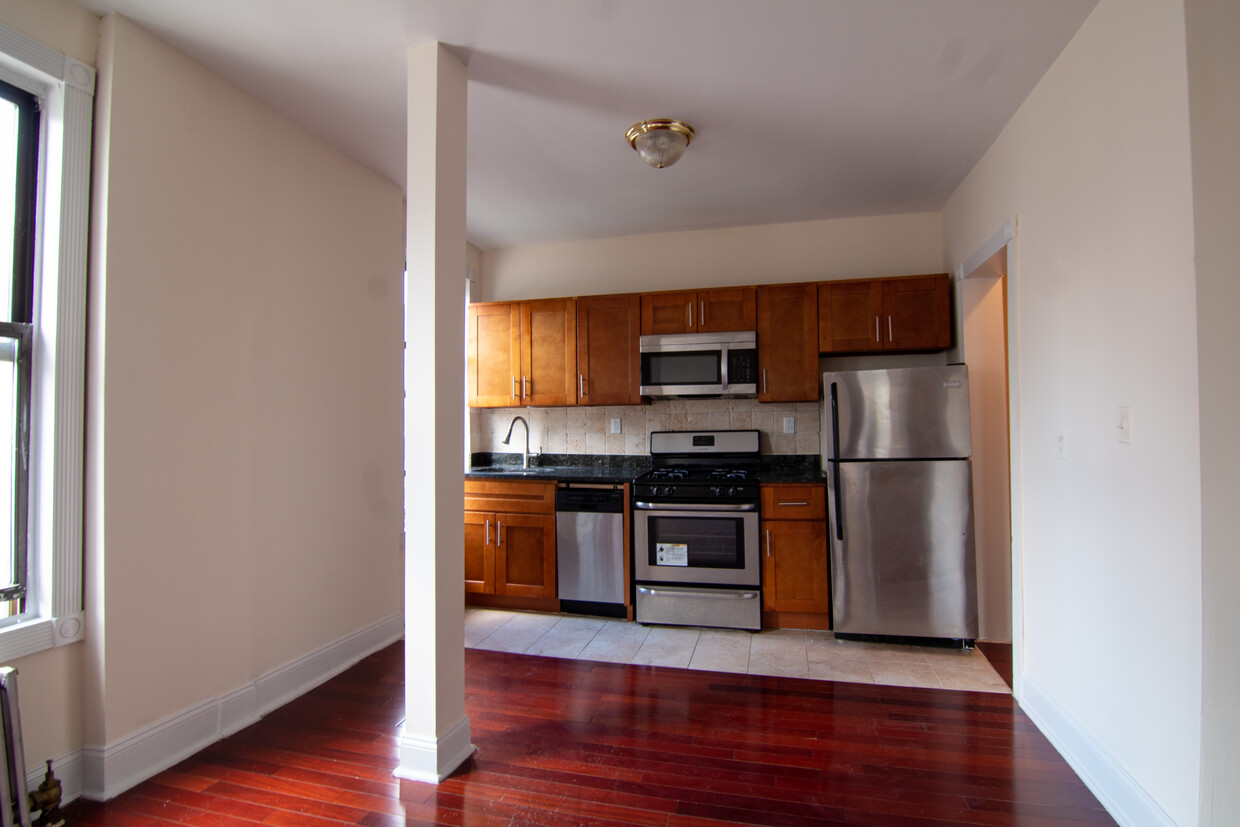 Kitchen - 101 Audubon Ave