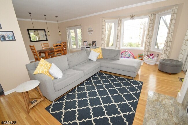 Building Photo - 152 Washington St