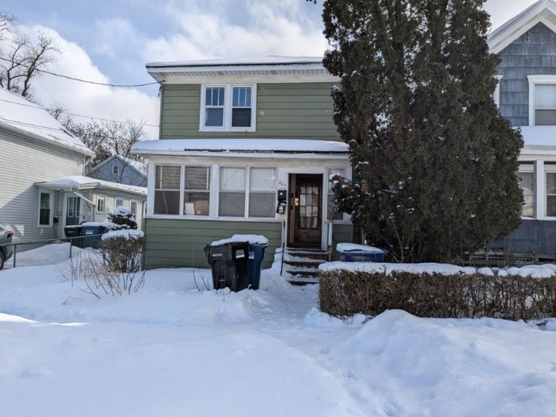 Primary Photo - 207 Apple St