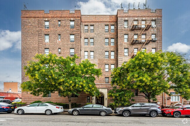 Building Photo - Woodside Manor