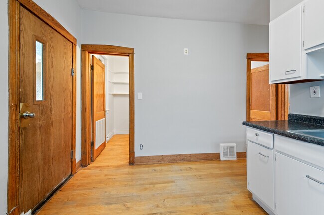 Foto del edificio - 4737 N Kildare Ave