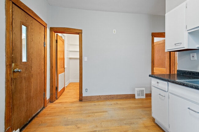 Building Photo - 4737 N Kildare Ave