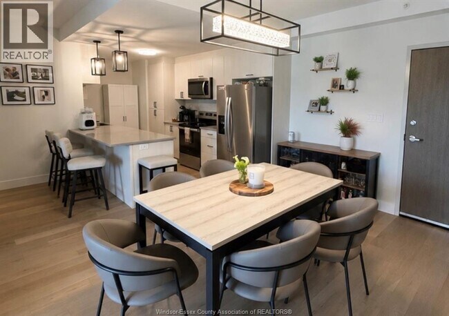 Photo du bâtiment - 2550 Sandwich W Pkwy