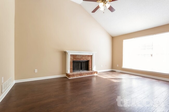 Building Photo - 4900 Tahoe Ct