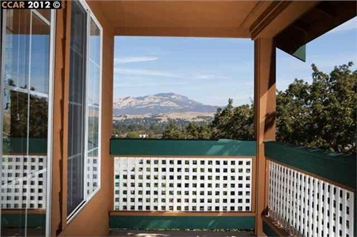 Foto principal - 2 Bed 2 Bath Corner Unit Condo In San Ramon
