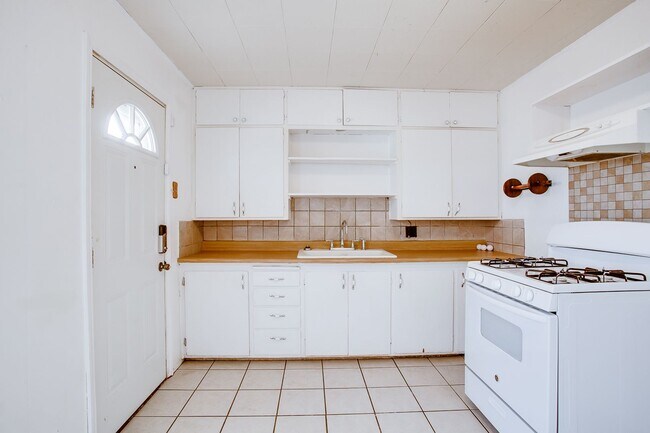 Foto del edificio - Updated 3 bedroom, 1.5 bath!