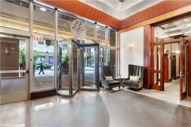 Foto del edificio - 33 W Ontario St