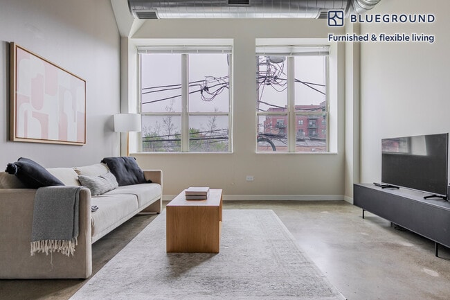 Building Photo - 1313 W Randolph St