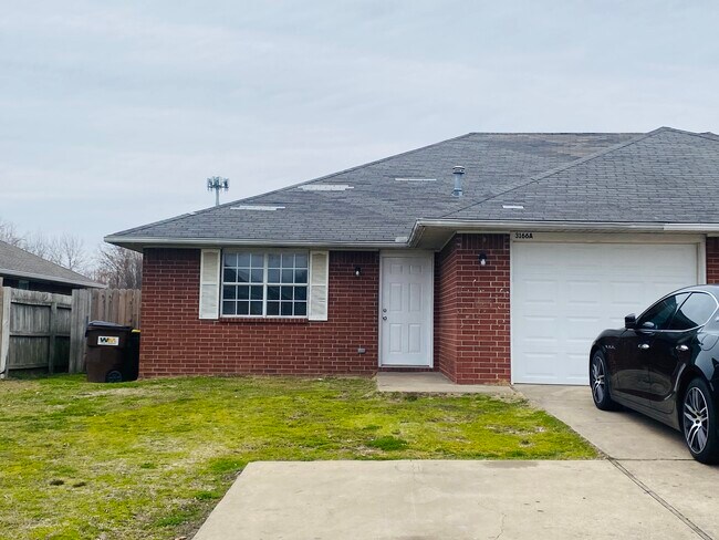Building Photo - 3166 Singletree Ave