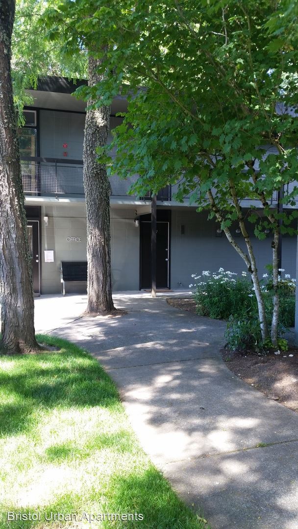 Building Photo - 4916 SW 56th Ave