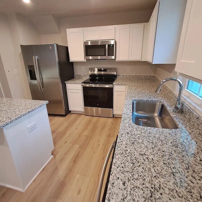 Foto del edificio - 150 Elyse Overlook Lp