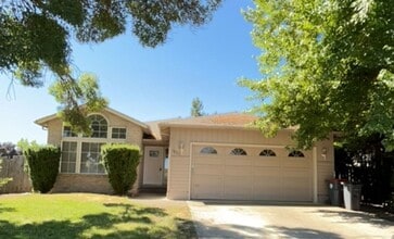 Building Photo - 1821 Layla Dr