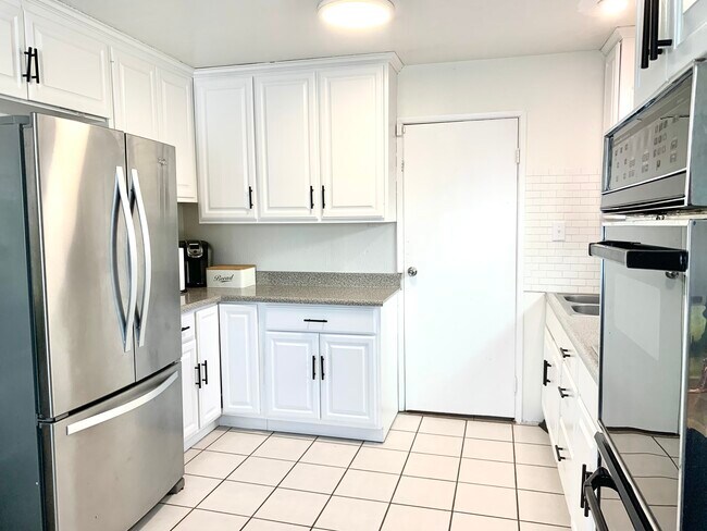 Foto del edificio - 2108 Hauser Blvd