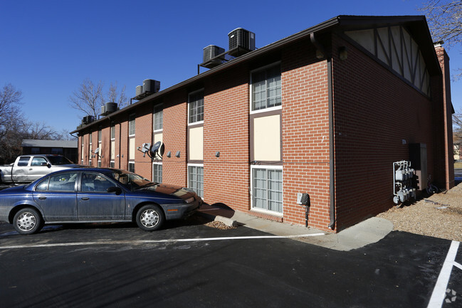 Building Photo - English Village Apartments