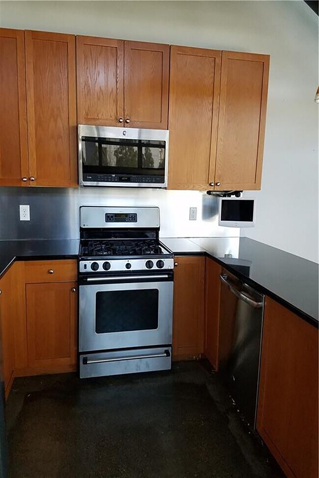 Foto del edificio - 400 Village Pkwy