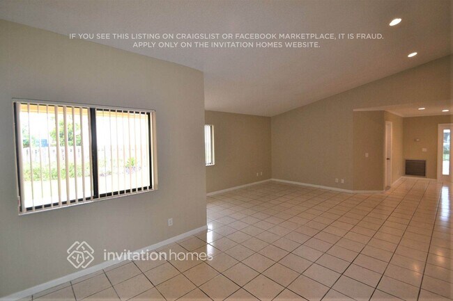 Building Photo - 1140 SW 111th Ave