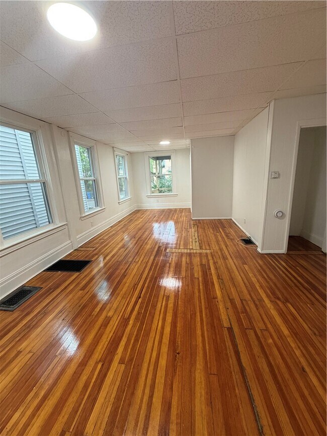 Foto del edificio - 392-394-394 Columbia Ave