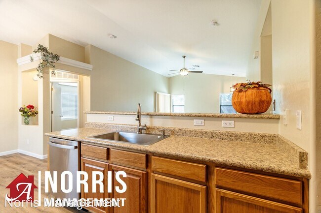 Building Photo - 4 br, 2 bath House - 1811 E Wildflower Lane