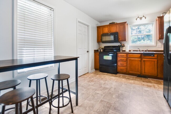 Foto del edificio - Pet Friendly Three Bedroom!