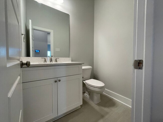 Building Photo - Brand new in Dawson Bluff and move in ready!
