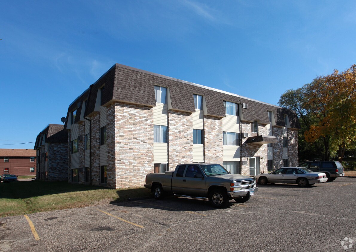 539 S Wasson Ln, River Falls, WI 54022 Apartments in River Falls, WI
